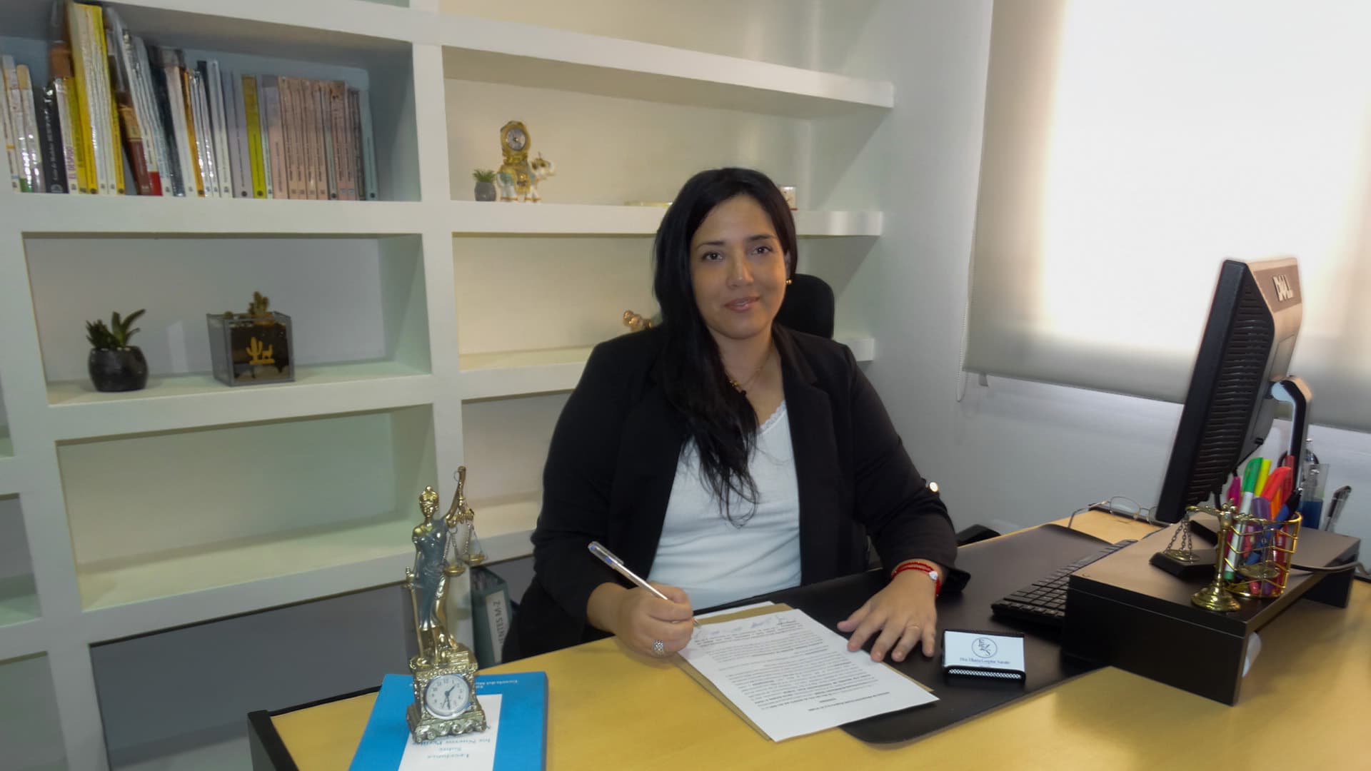 Eliana Laspiur Sarain en su estudio jurídico en Salta